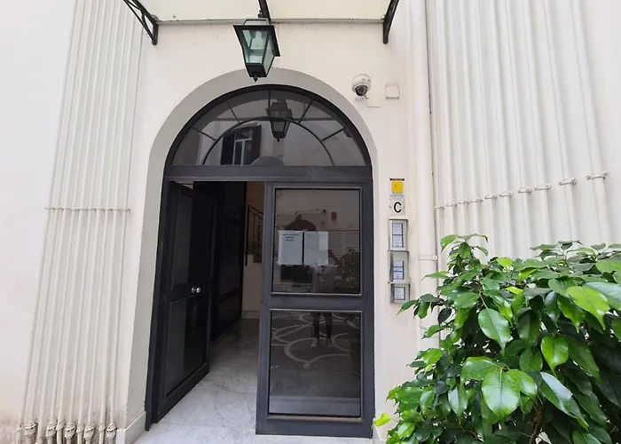 La Gioiosa Naples Inn